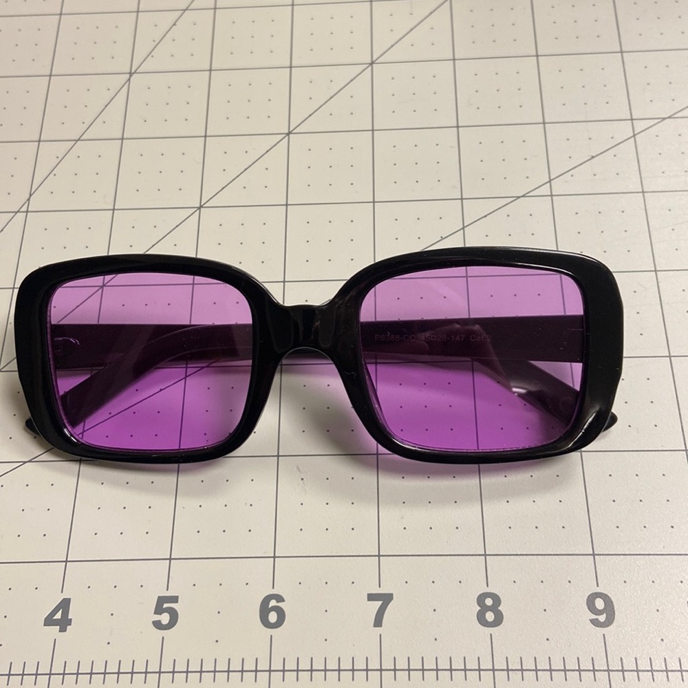 Retro Clear Plastic Sunglass
